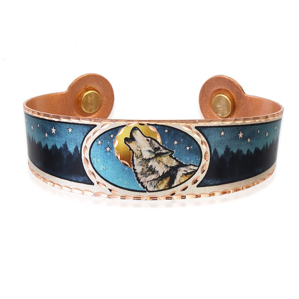 Howling wolf design bracelet with magnets