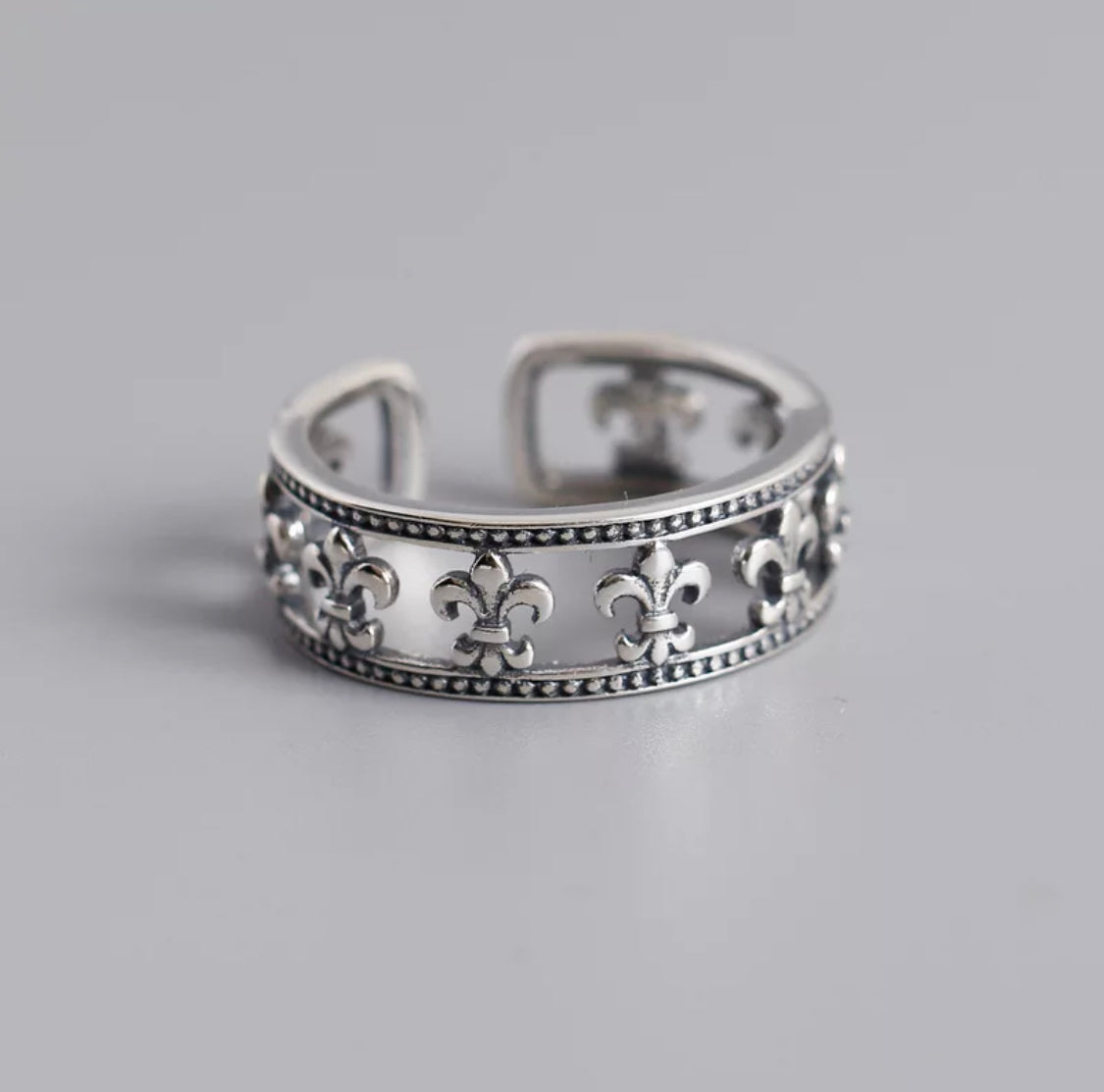 Fleur de lil design 925 silver ring