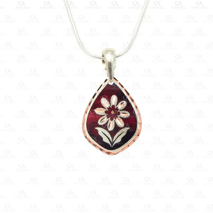 RED DAISY  Classic Necklace