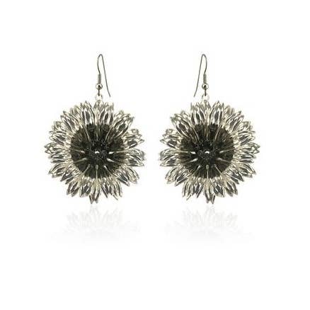 Daisy  flower silver color earrings