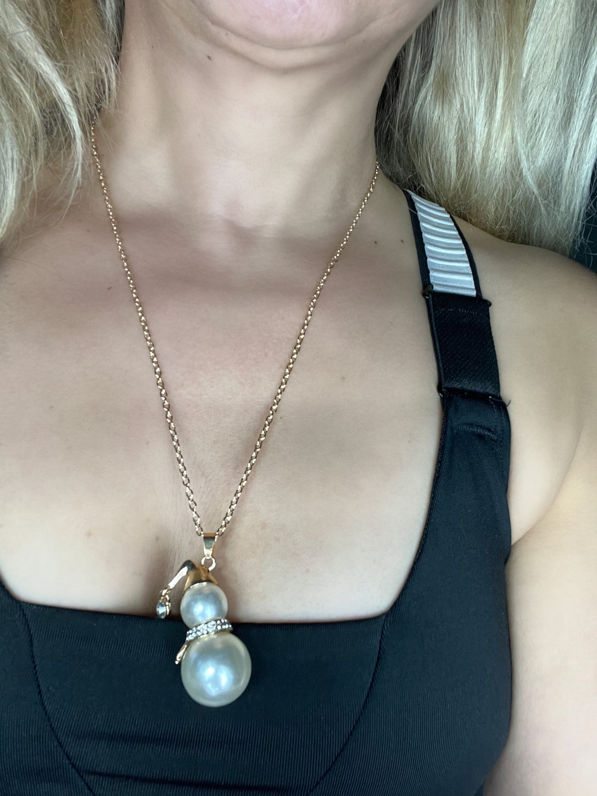 Snowman pearl gold color necklace