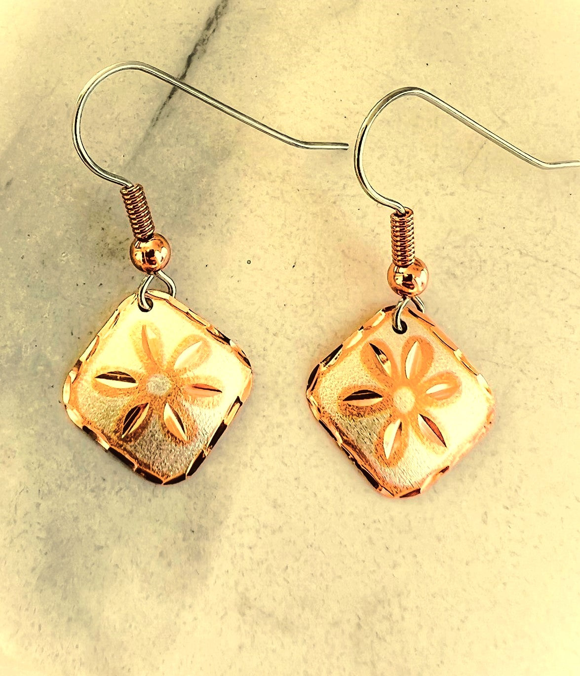 Silver daisy one flower earrings