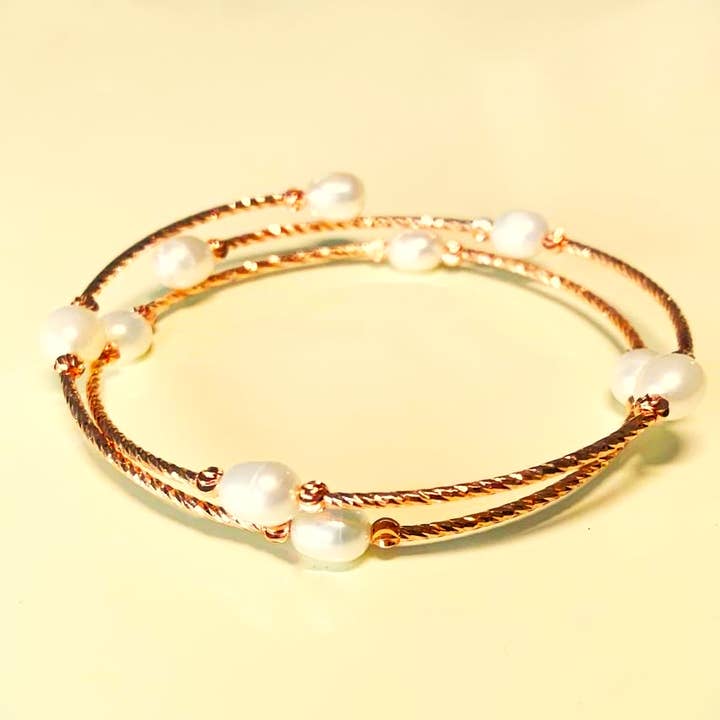 rose gold  color stretch  Bracelet with pearls