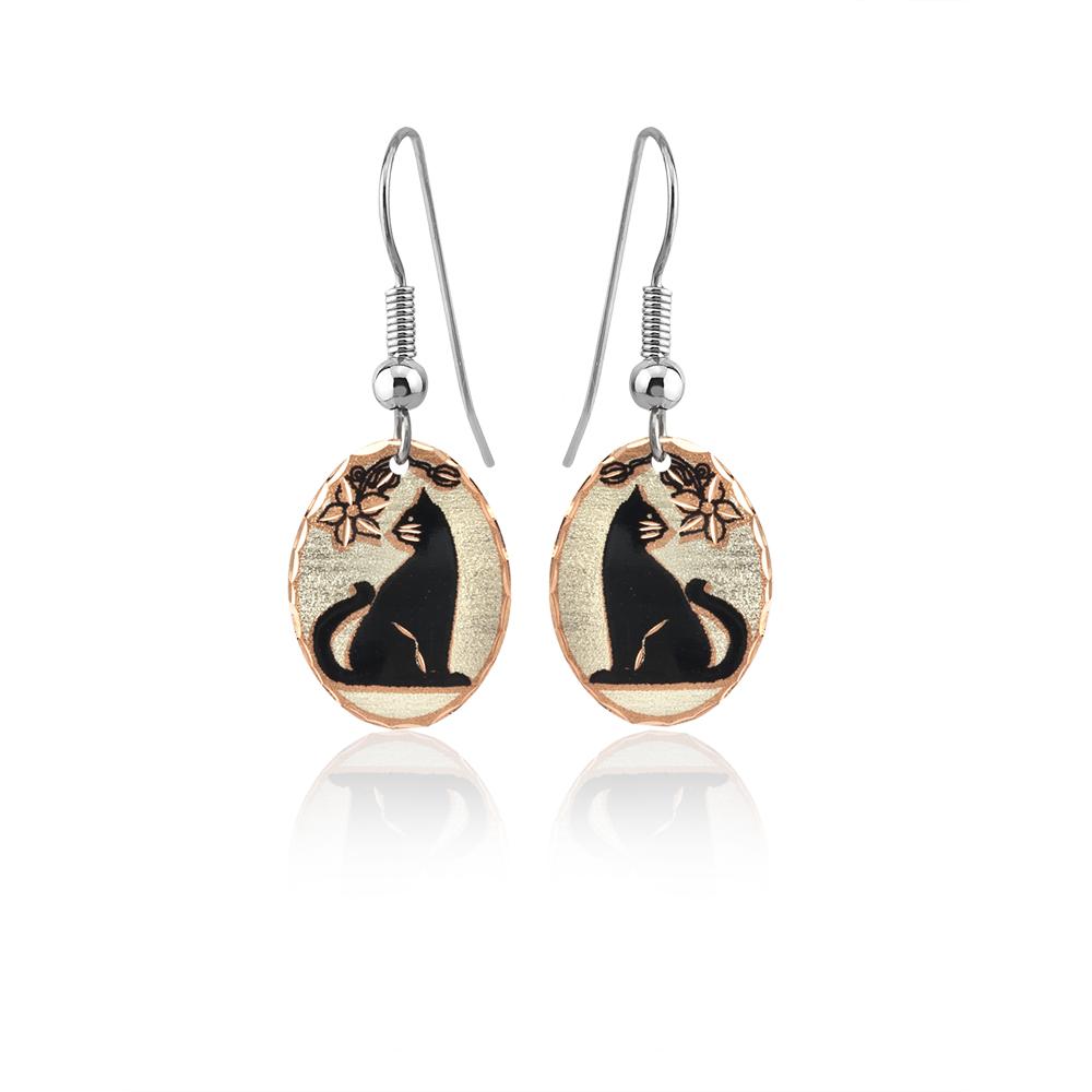 Black cat sitting design earrings