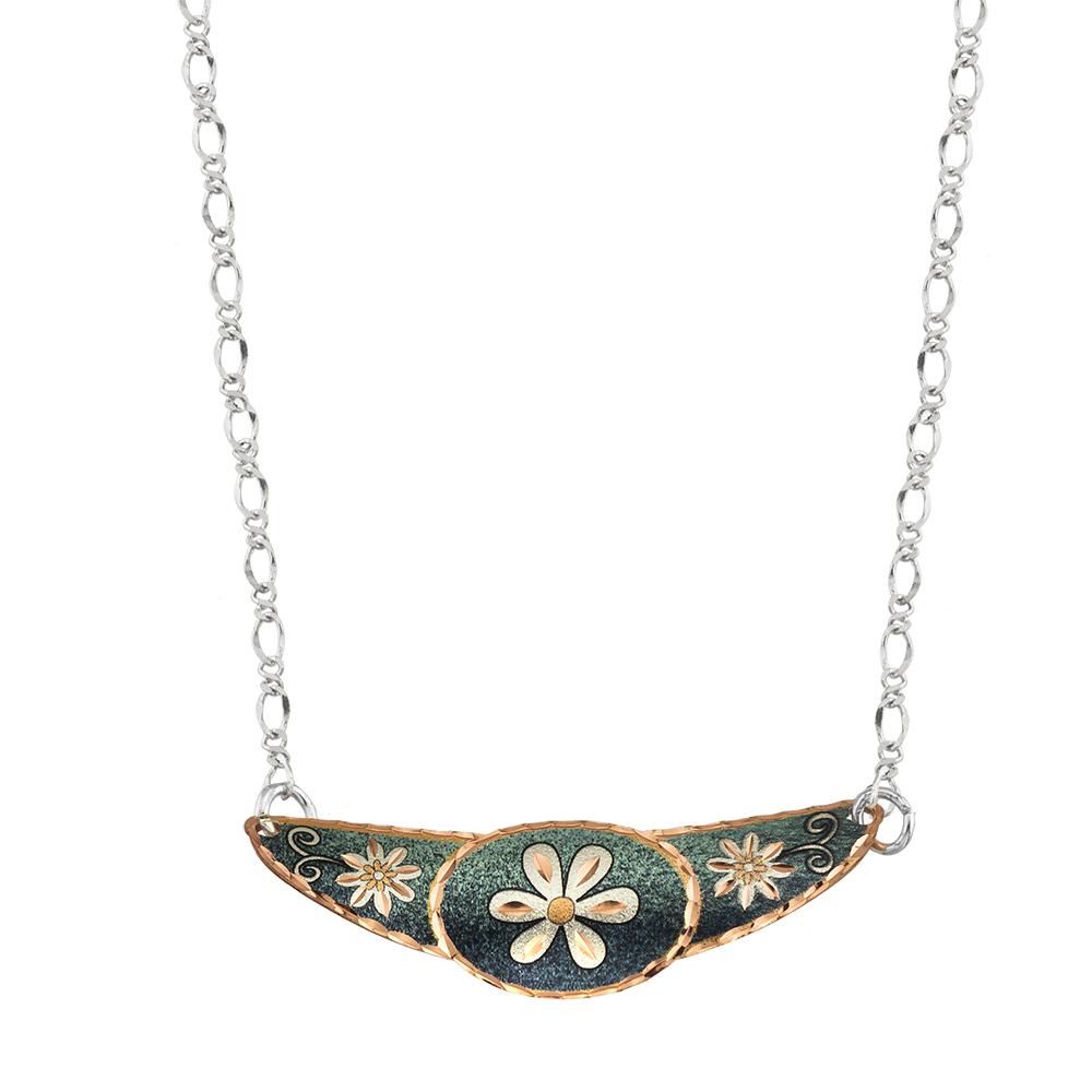 Green floral design necklace