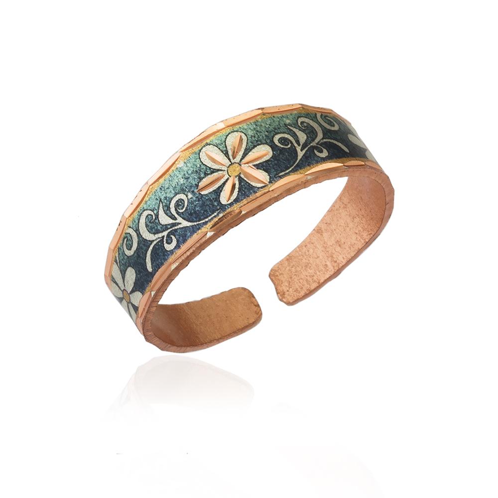 Green floral design ring