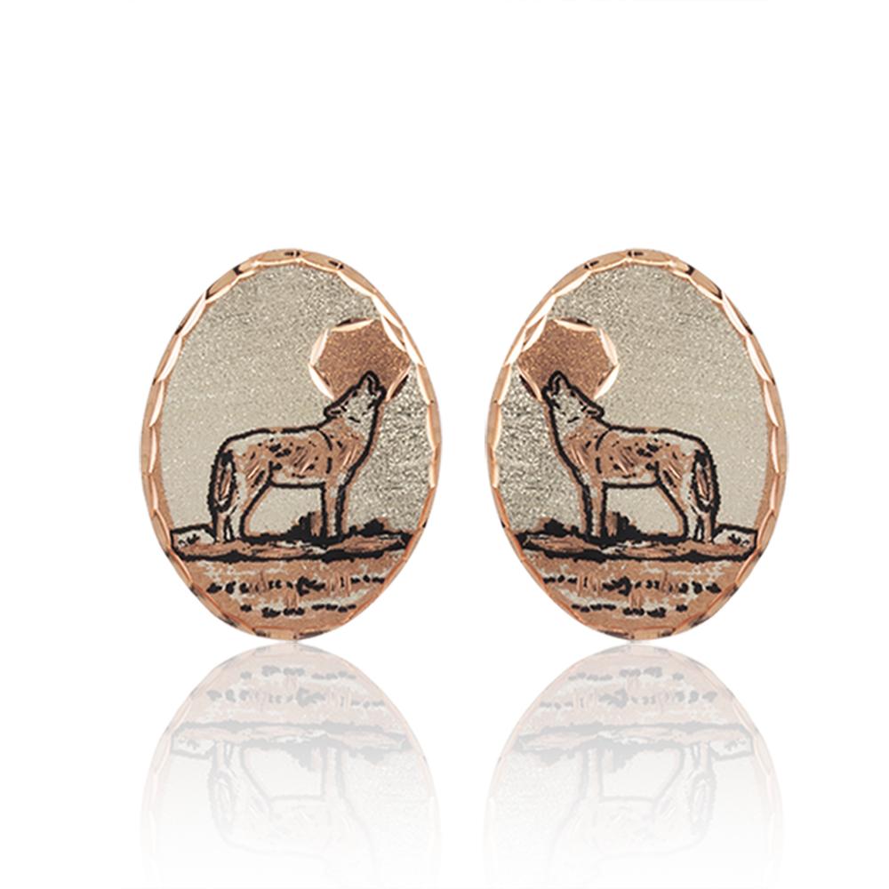 Howling wolves design stud earrings