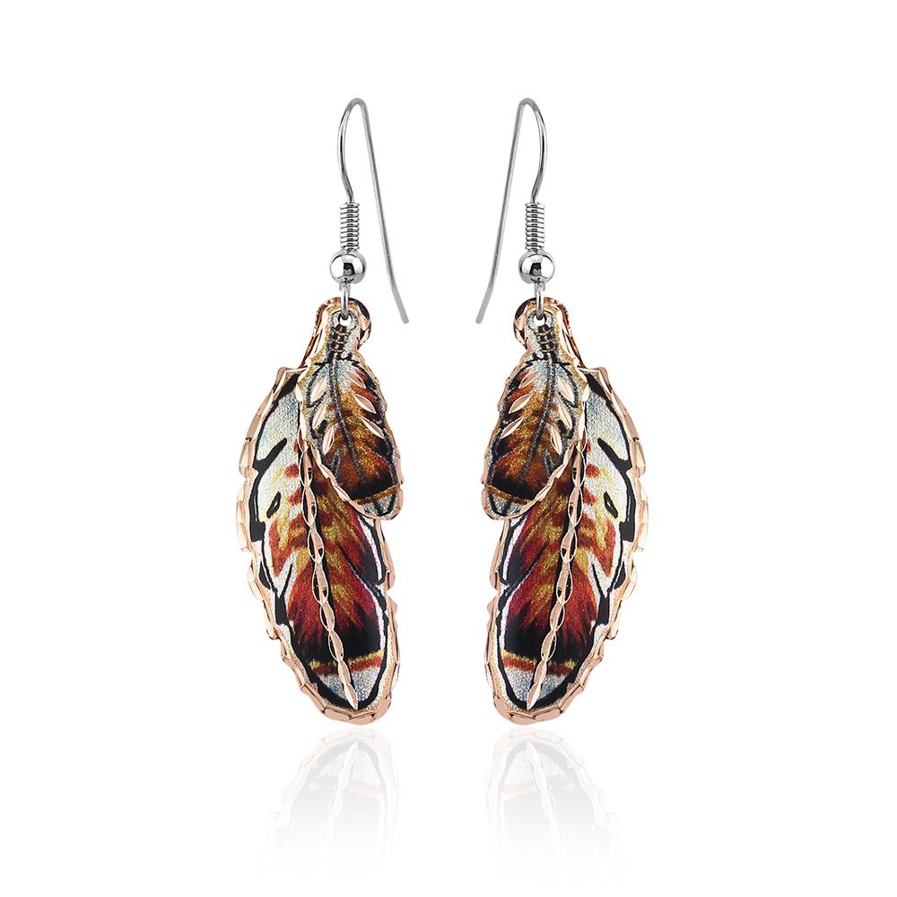 Feather design earrings